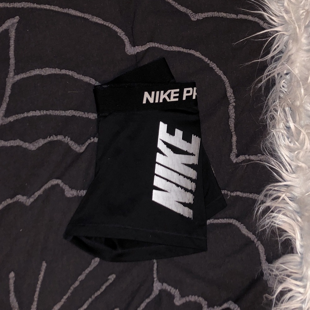 xs nike pro shorts